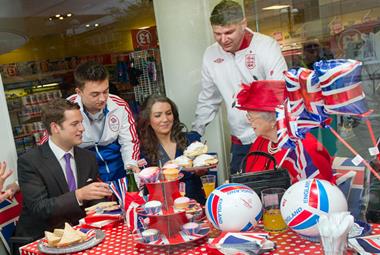 Right royal knees-up at Poundland