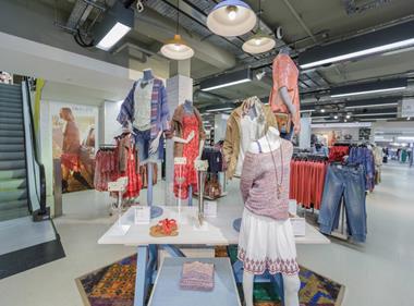 Marks & Spencer trials in-store lockers at Simply Food