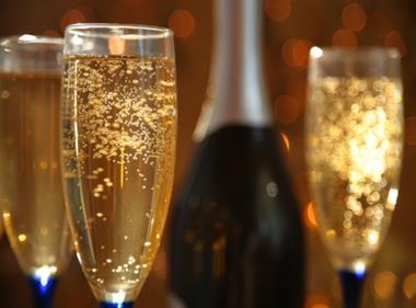 British sparkling wine prices on the rise as demand grows